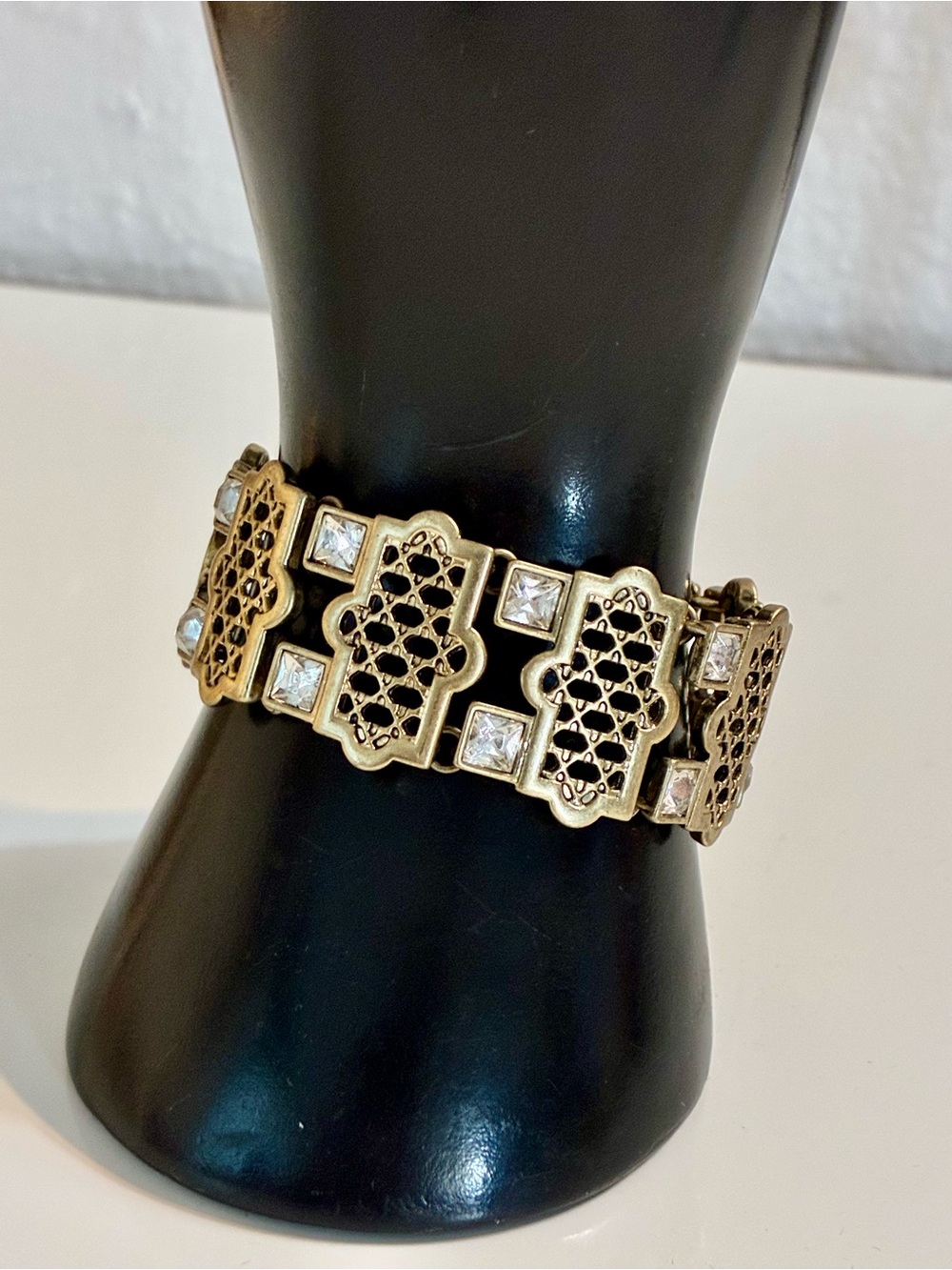 Gold-Tone Filigree Link Bracelet with Clear Stones Classic Timeless Lightweight